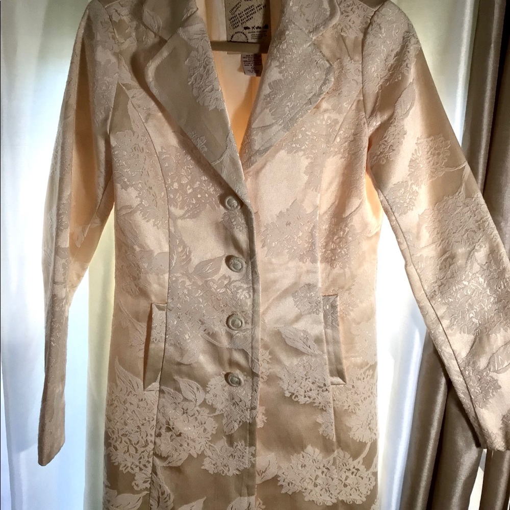 Doki-Geki Cream Brocade Coat Medium